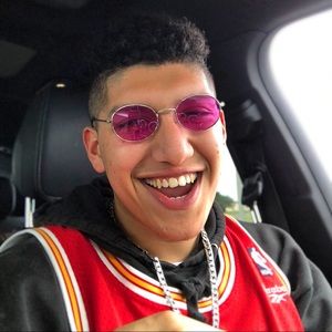 Meet your Posher, Pedro